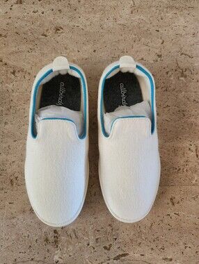 allbirds Kids White Wool Lounger Slippers with Blue Trim